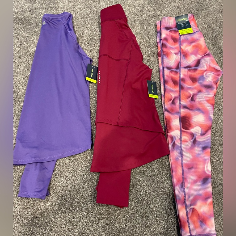 NEW: Tek Gear Women’s Workout Outfit